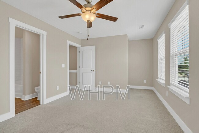 Building Photo - 127 Dry Creek Commons Dr