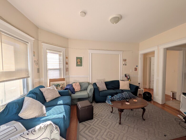 Building Photo - 300 Boston Ave