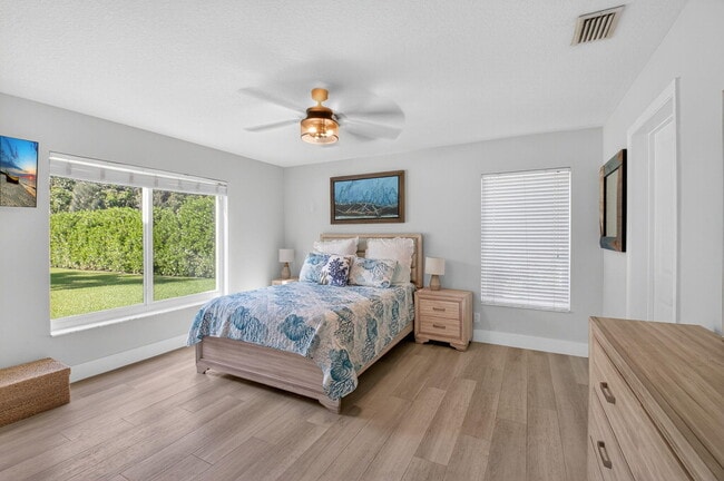 Building Photo - 6701 Hillside Ln