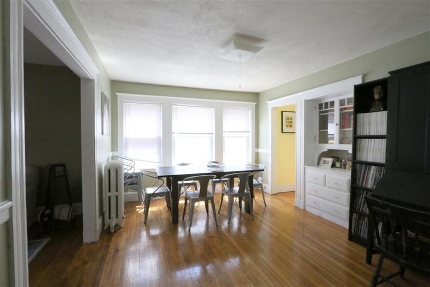 Building Photo - 56 Standish St