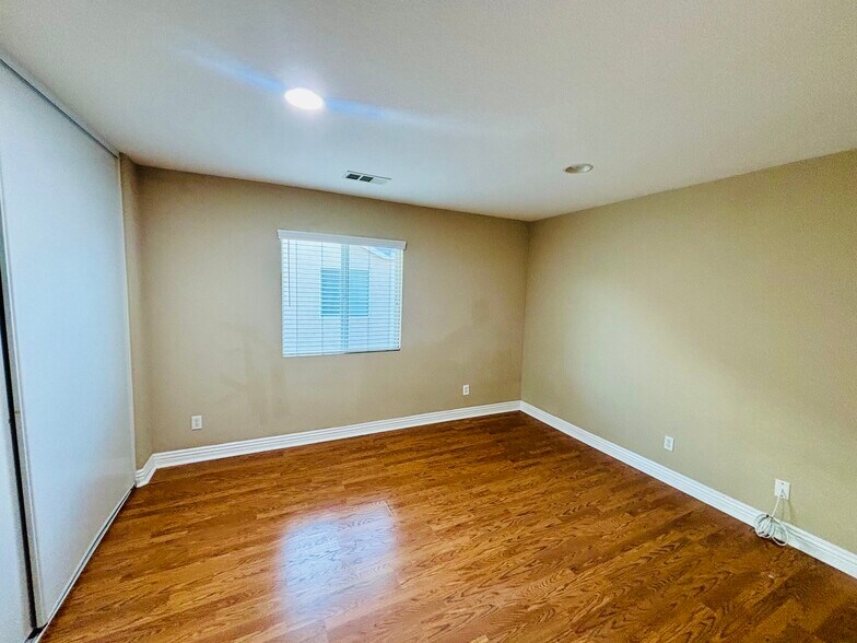 Building Photo - 2064 W Avenue K6