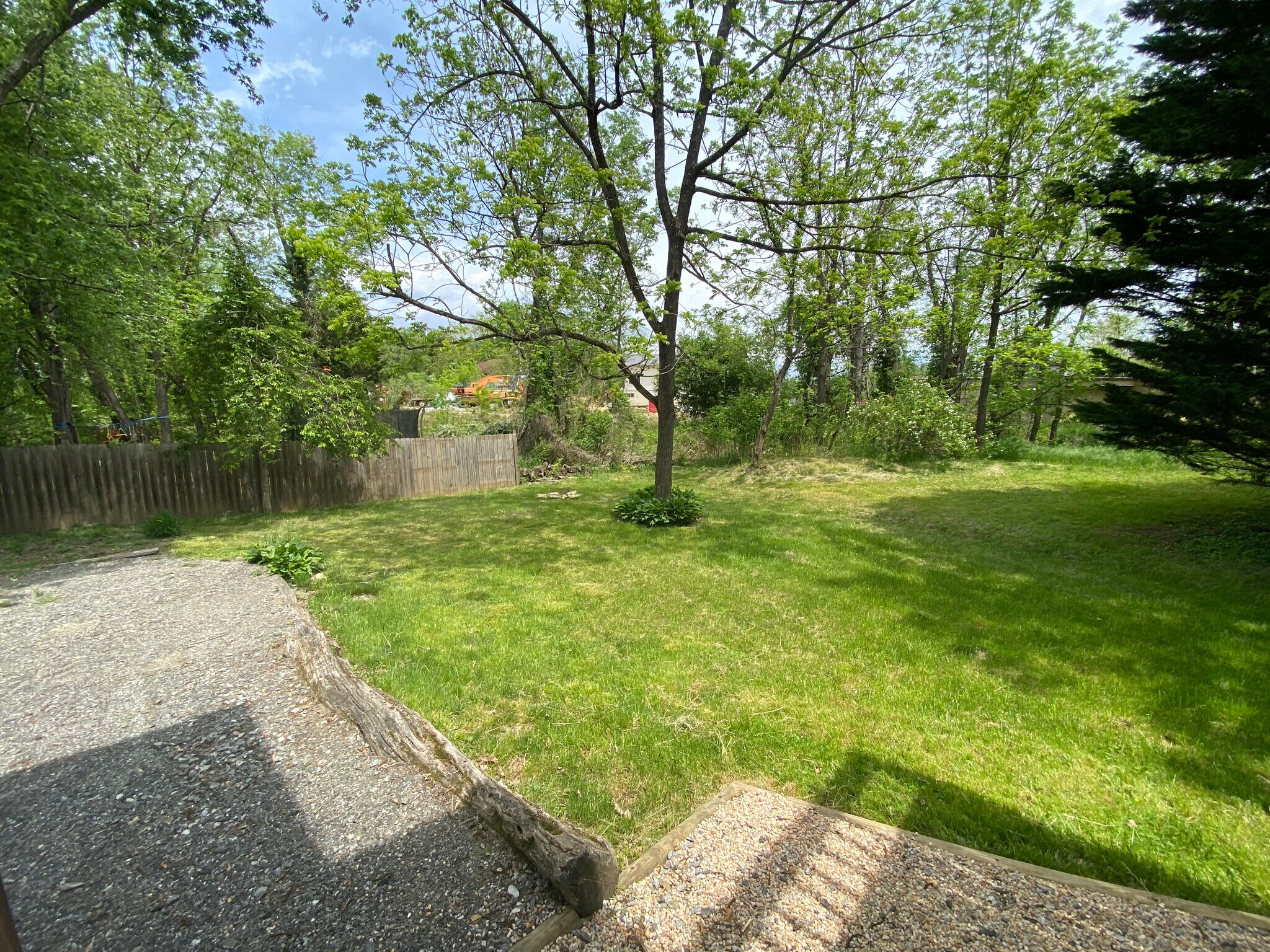 Driveway & Yard - 12 Brookside Cir