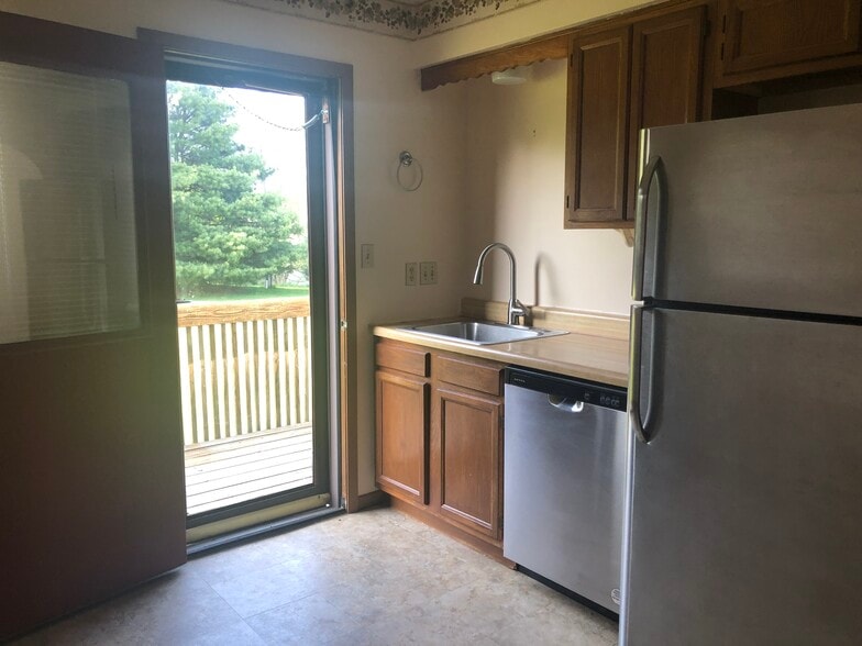 Building Photo - 604 Sunset Cir
