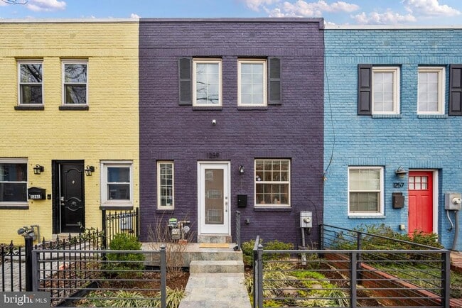 Building Photo - 1259 16th St NE