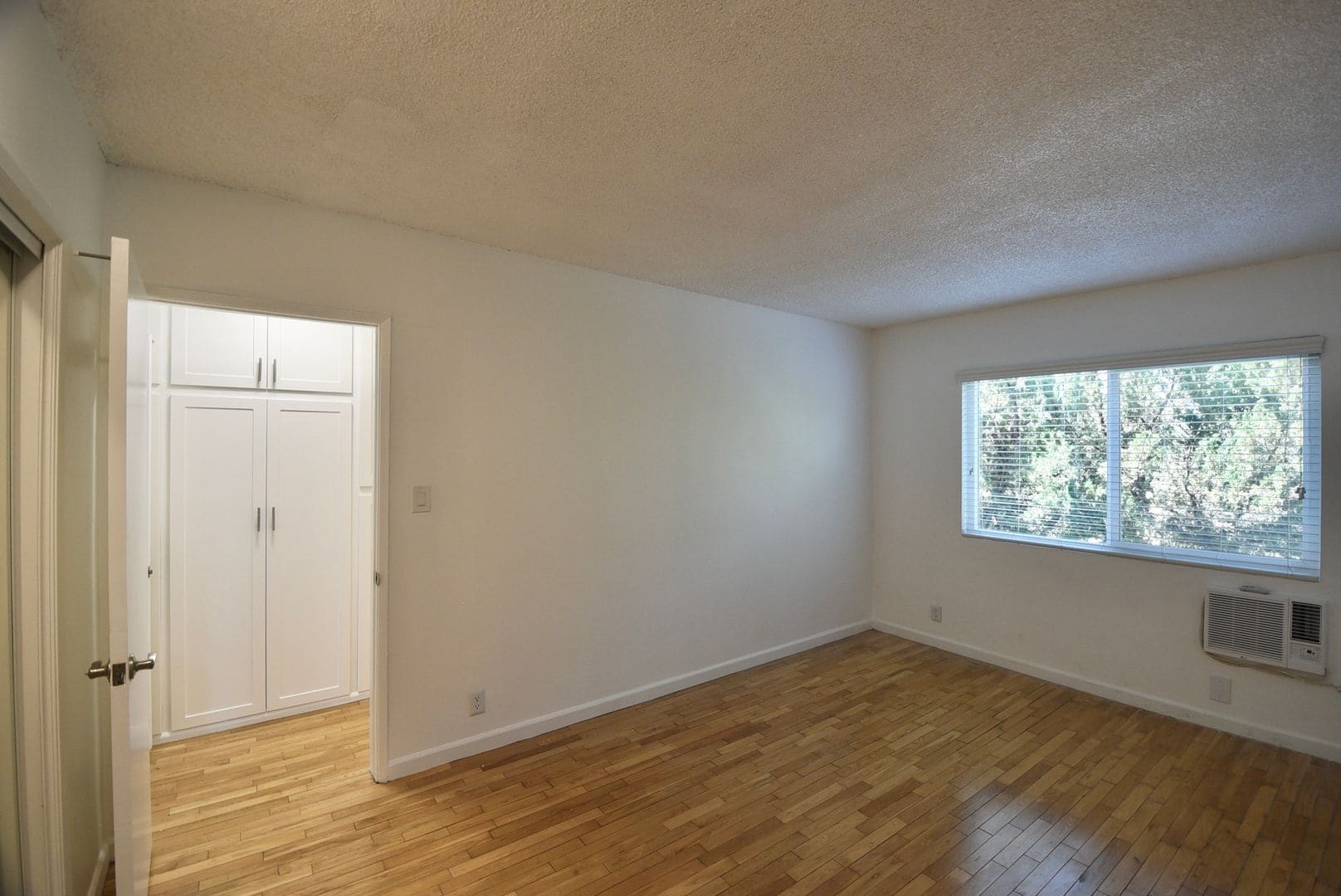 Building Photo - 12050 Tiara St