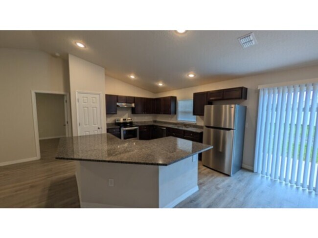 Building Photo - MOVE IN INCENTIVE: Palm Coast 4 Bedroom Newer House