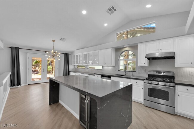 Building Photo - 5029 Tranquil Stream Ct