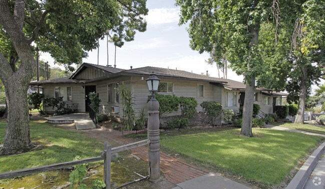 Building Photo - Lemon Normal Gardens Apartments