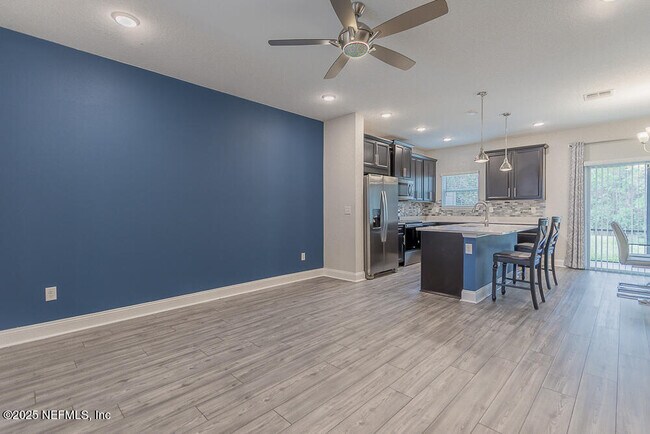 Building Photo - 14056 Sterely Ct S