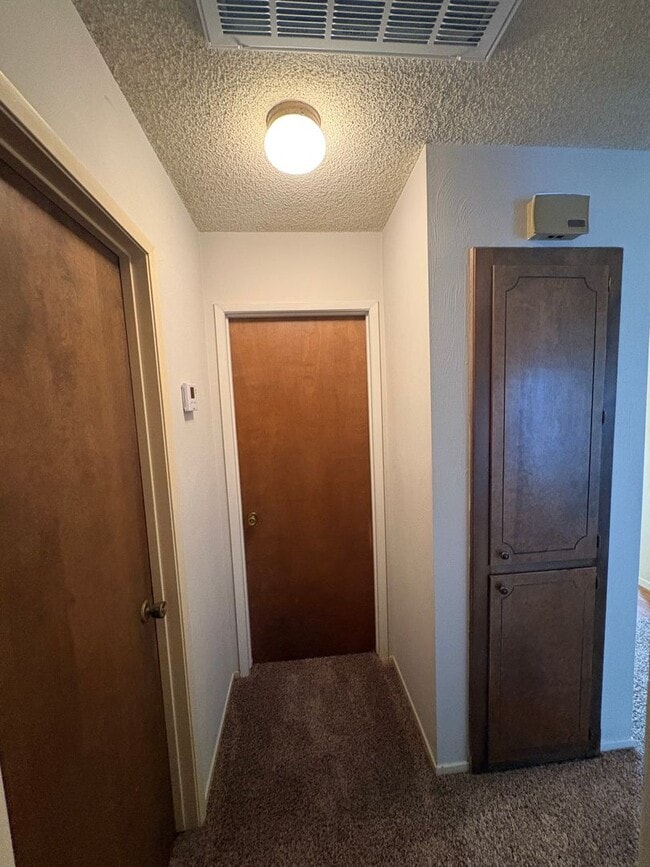 Building Photo - 4144