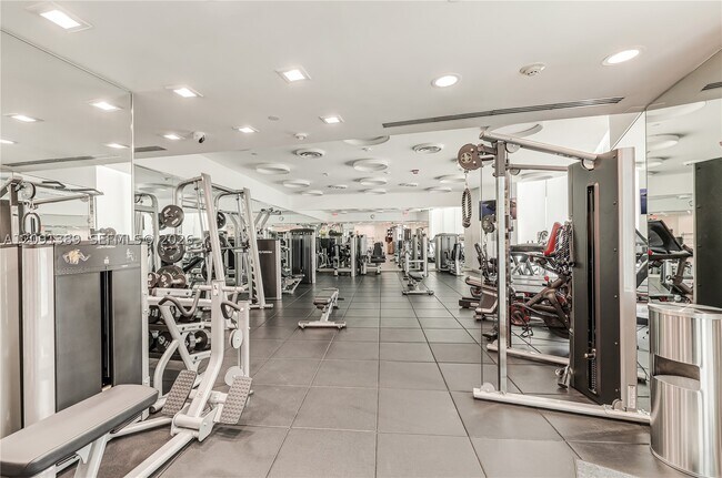 Building Photo - 2127 Brickell Ave