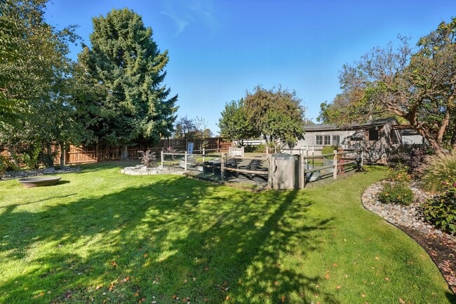 Building Photo - 12707 E Main Ave