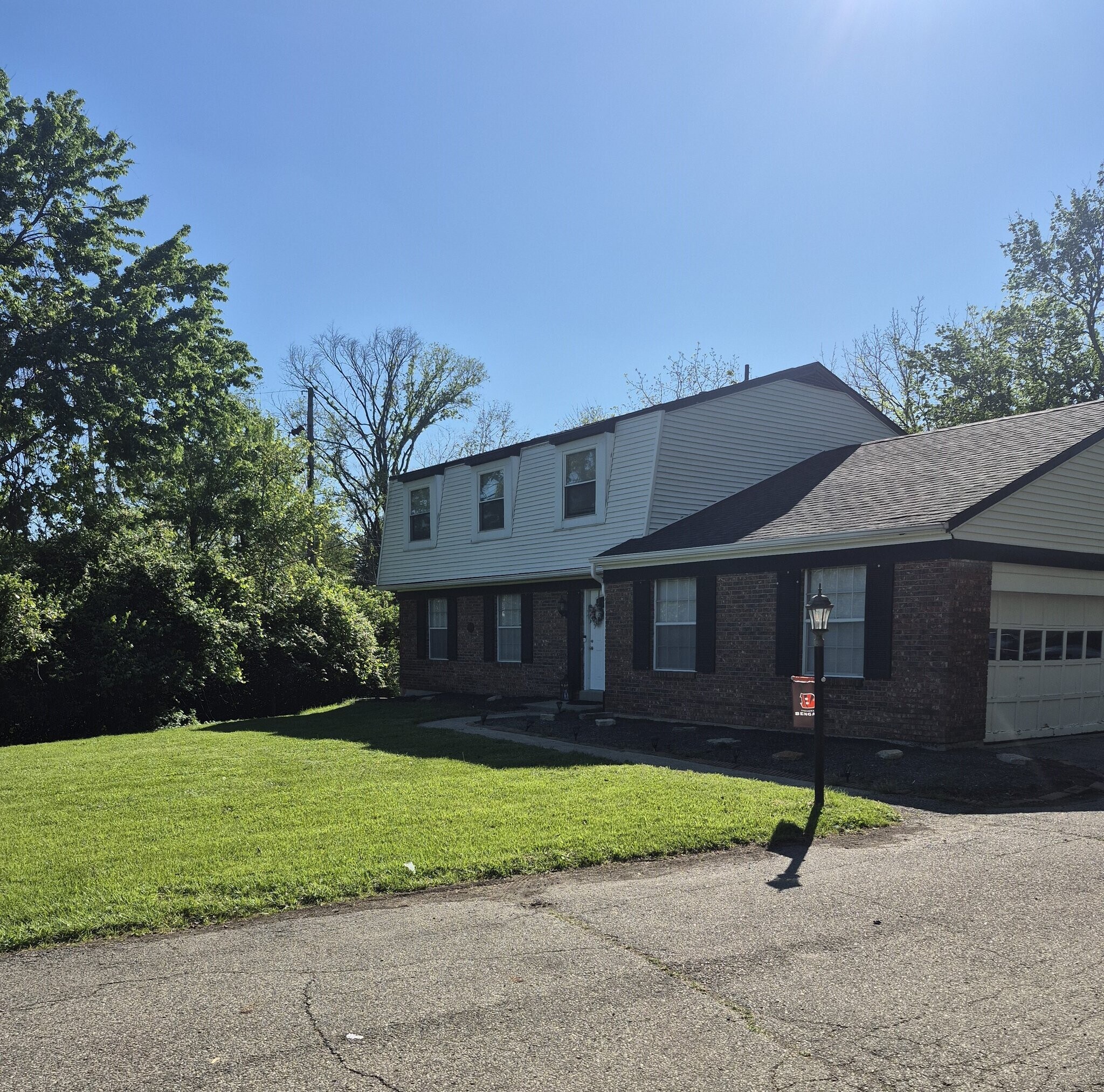 Building Photo - 10121 Montgomery Rd