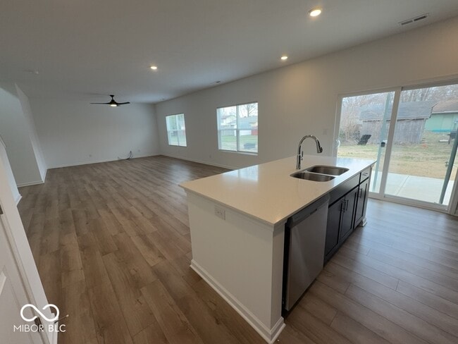 Building Photo - 3469 Seminole Dr