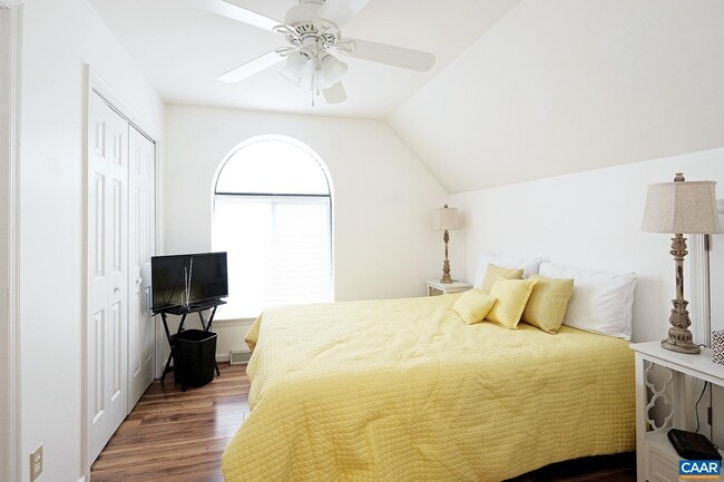 Building Photo - 11 Waterwheel Ct