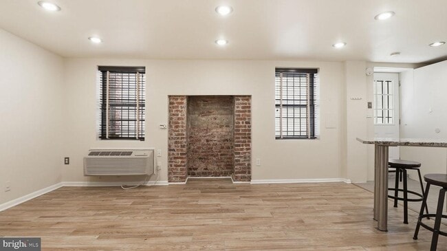 Building Photo - 1450 Harvard St NW