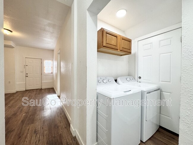 Building Photo - 6423 SW Raab Rd