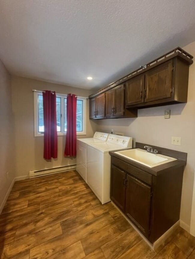 Building Photo - Long Term Rental on Lake Five!