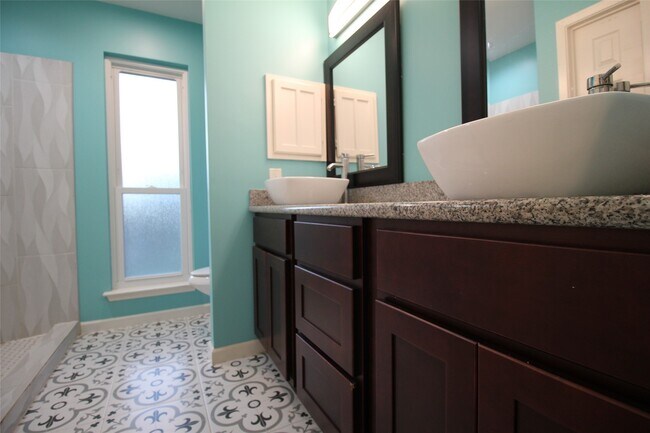 Building Photo - 20074 Crazy Horse Cir