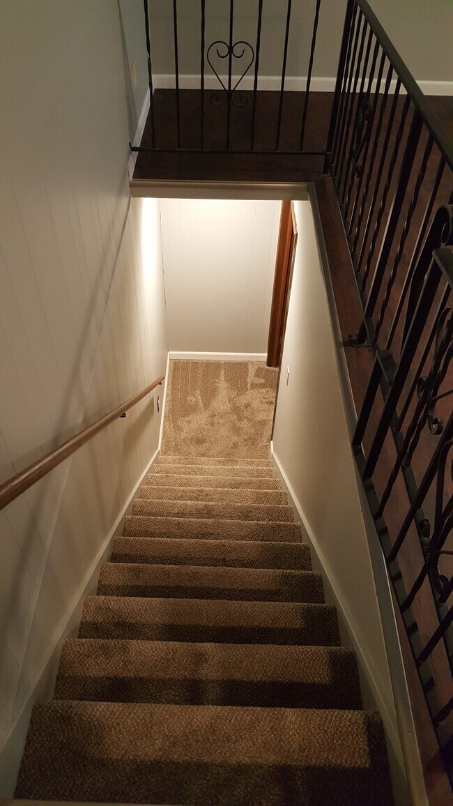 Building Photo - 13622 E 12th Ave