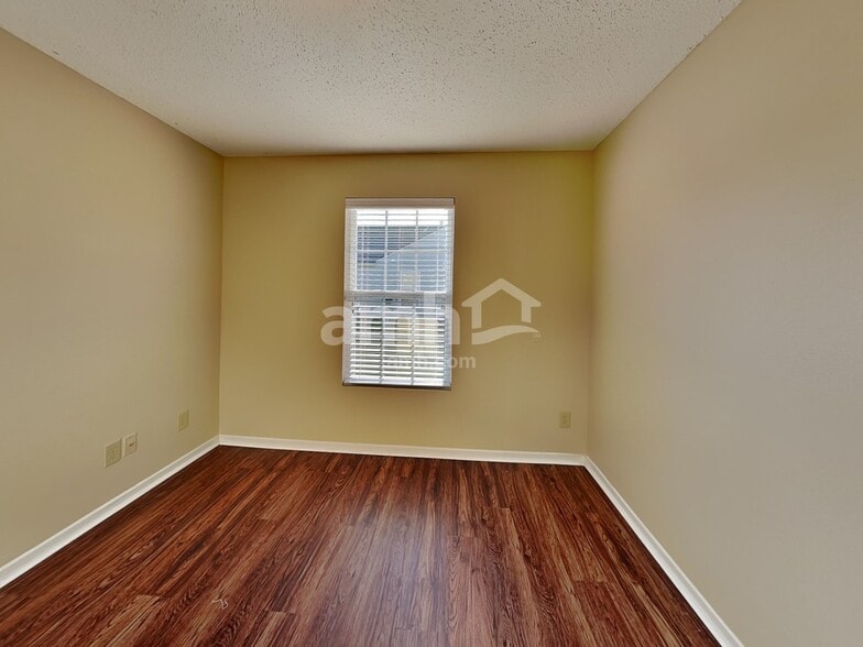 Building Photo - 1361 Redwood Dr