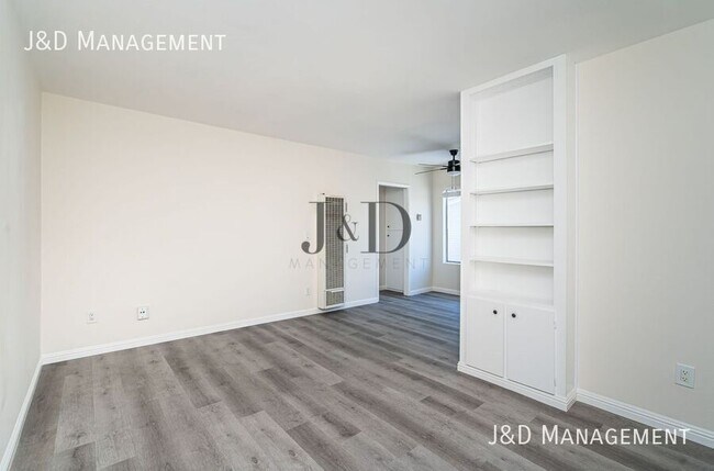 Building Photo - 4620 Hawley Blvd