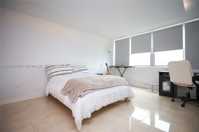 Building Photo - 7135 Collins Ave