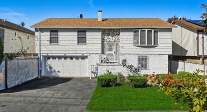 Building Photo - 87 Merseles St