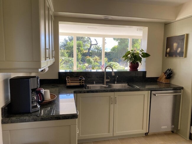 Building Photo - 17090 El Mirador