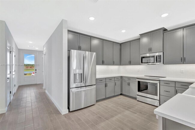 Building Photo - 301 Silver Sands Ln