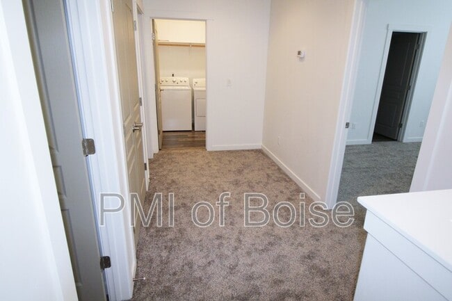 Building Photo - 1570 S Pilar Wy