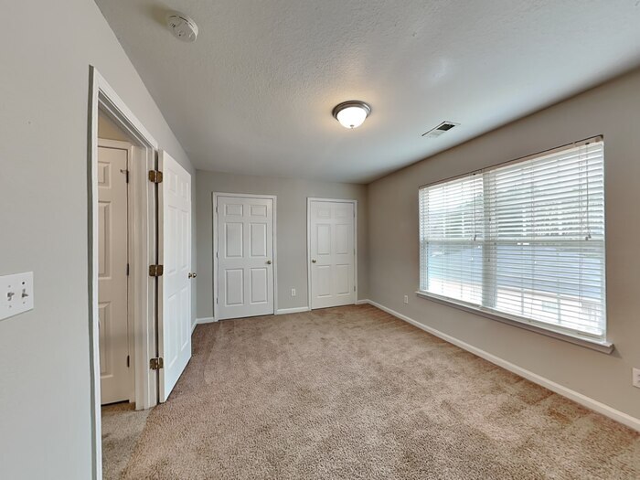 Building Photo - 285 Jerome Ct