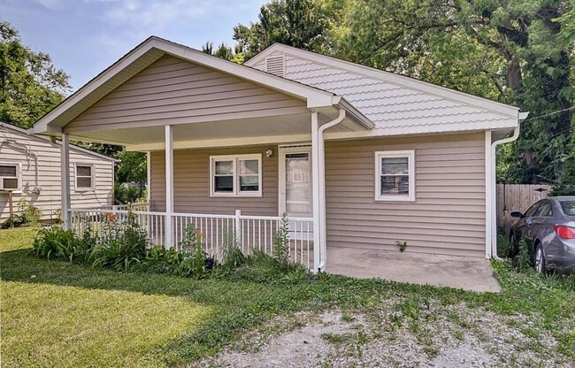Building Photo - 2999 Clover Dr