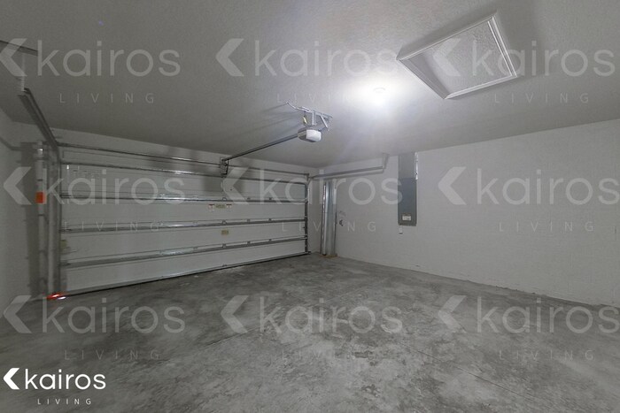 Building Photo - 1233 Huntington St
