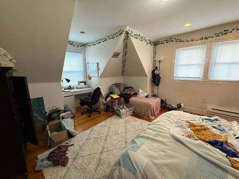 Building Photo - 22 Highland Ave