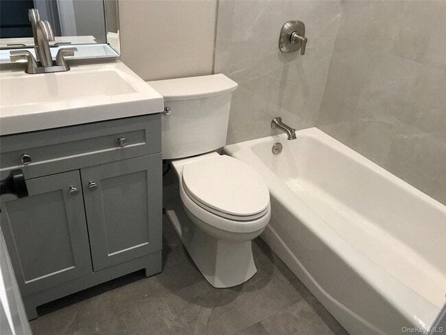 Building Photo - 251 Main St