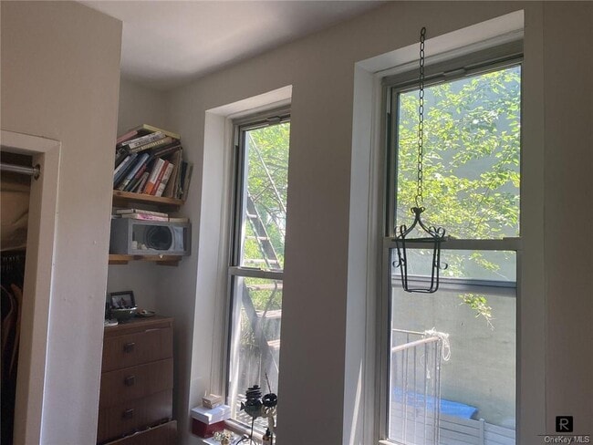 Building Photo - 295 5th Ave