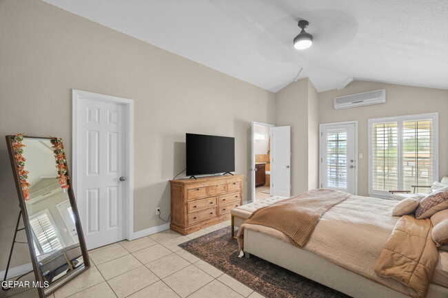 Building Photo - 6052 Bandolero Dr