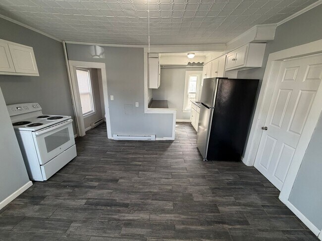 Building Photo - 45 Aspen St