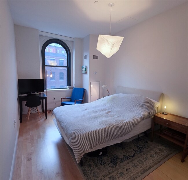 Building Photo - 346-354-354 Congress St