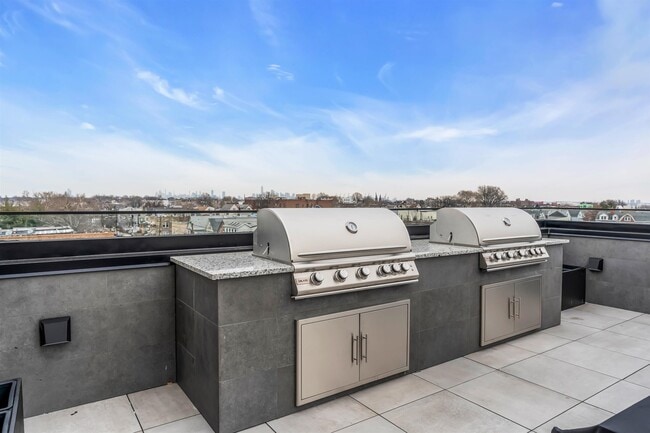 Building Photo - 345 AVENUE A Ave