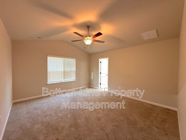 Building Photo - 8128 Stonemere Ln