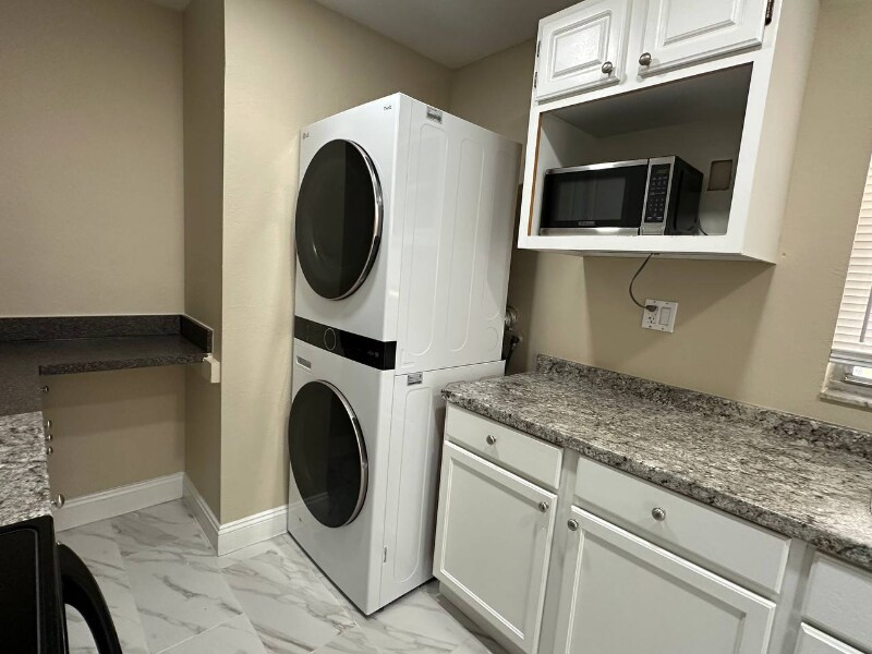 Building Photo - 27 W Country Cove Way