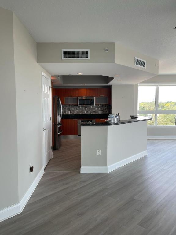 Building Photo - 241 Riverside Dr