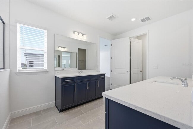 Building Photo - 10085 Ballast Dr