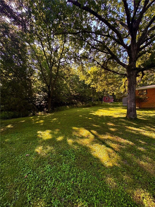 Building Photo - 9108 Bluff Dr