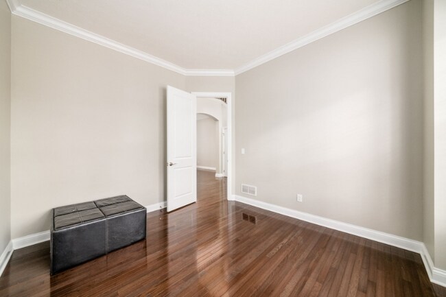 Building Photo - 4184 Hobbs Landing Dr W