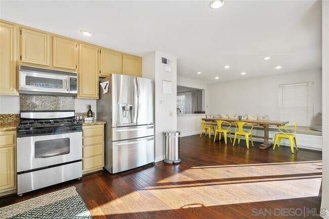 Building Photo - 10636 Brookhollow Ct