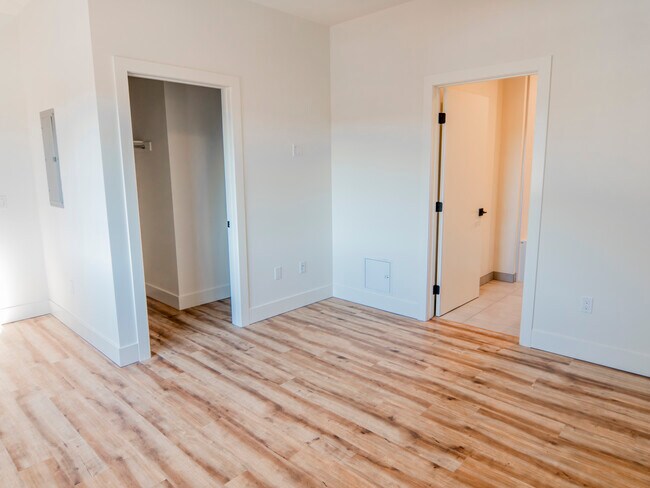 Building Photo - 5359 W Adams Blvd