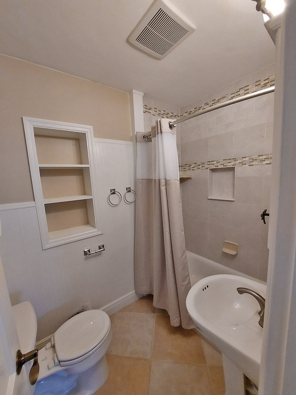 Building Photo - 344 Vesta Cir